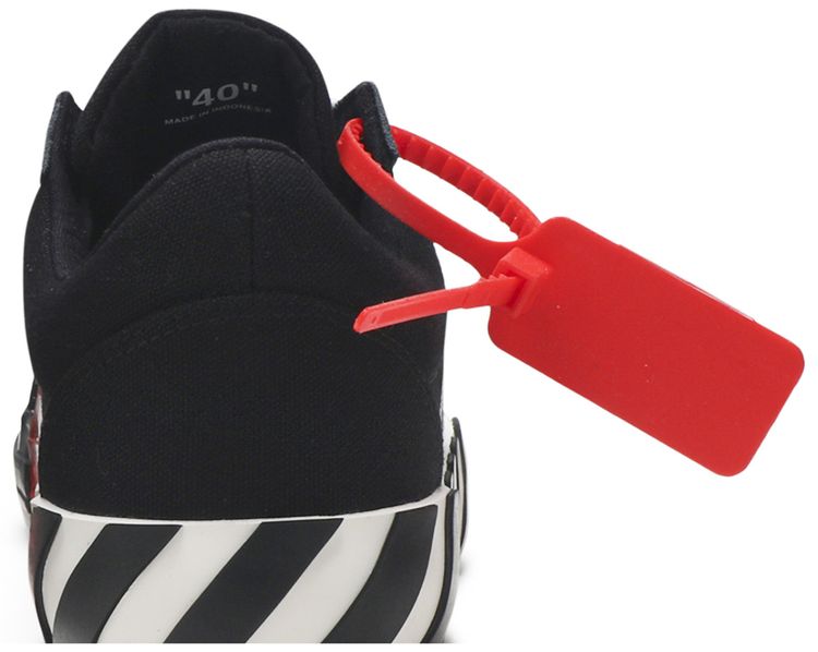 Off White Vulc Low Top Black