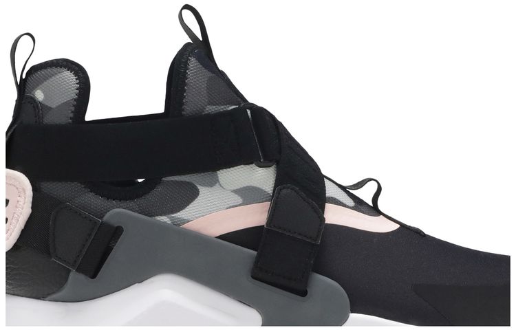 Nike Wmns Air Huarache City Black Storm Pink