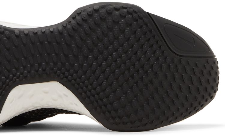 Nike Wmns ZoomX Invincible Run Flyknit 2 Black White