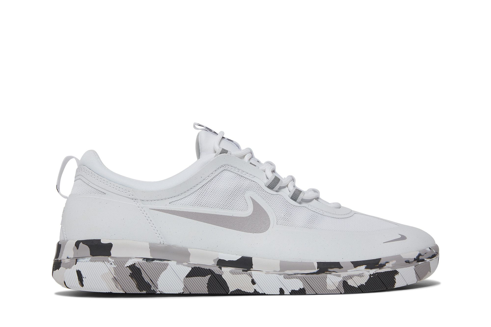 Sb nyjah free summit white on sale  and  camouflage skate shoes