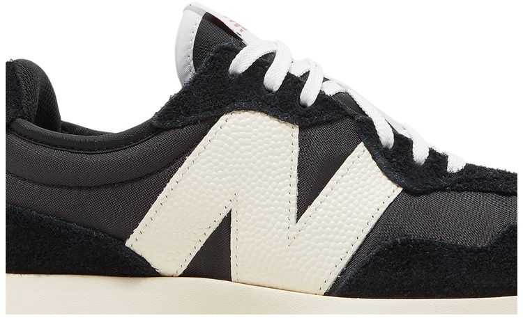 New Balance Wmns 327 Black White Gum