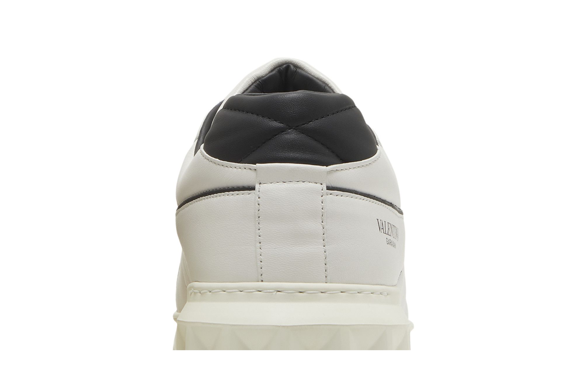 スニーカー VALENTINO SNEAKER (ZY2S0E71NWN 0N2) VALENTINO◎ワンスタッズ スニーカー ZY2S0E71NWN (VALENTINO