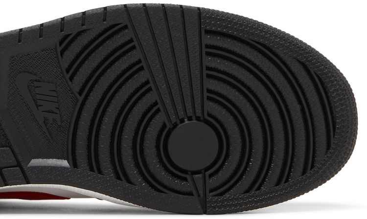 Air Jordan 1 High FlyEase Bred Toe