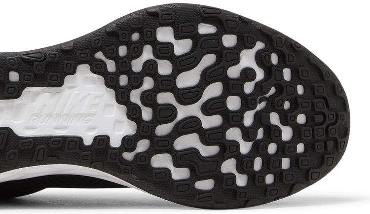 Nike Revolution 6 Black Metallic Gold