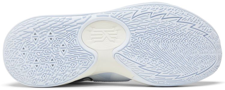 Nike Kyrie Low 5 EP Football Grey