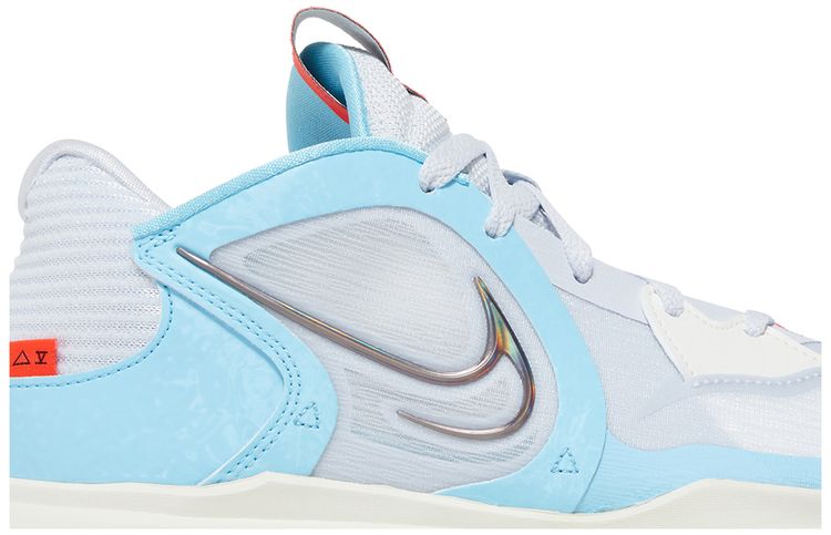 Nike Kyrie Low 5 EP Football Grey