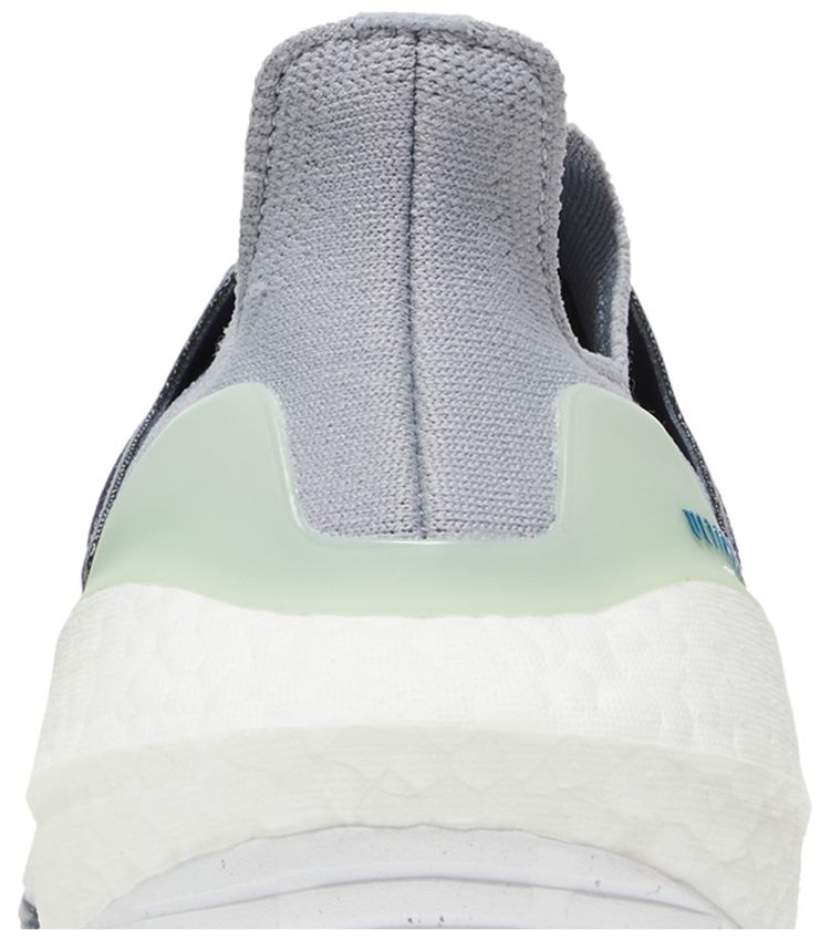 Adidas UltraBoost 22 Halo Silver