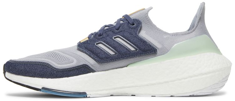 Adidas UltraBoost 22 Halo Silver