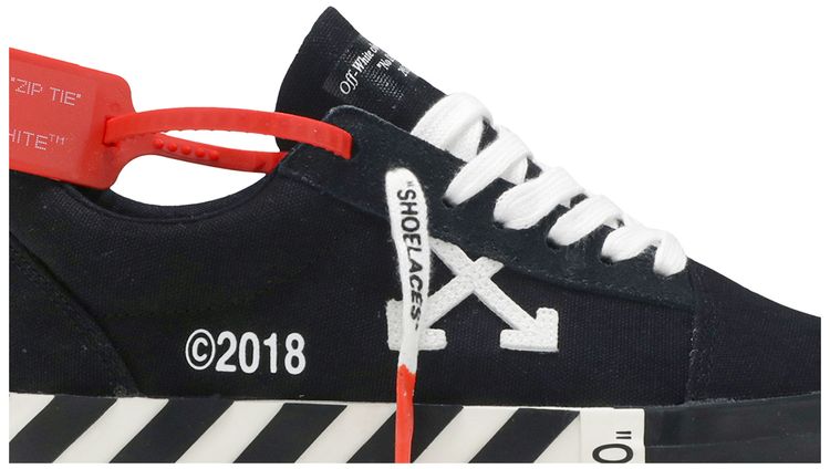 Off White Wmns Vulc Low Top Black