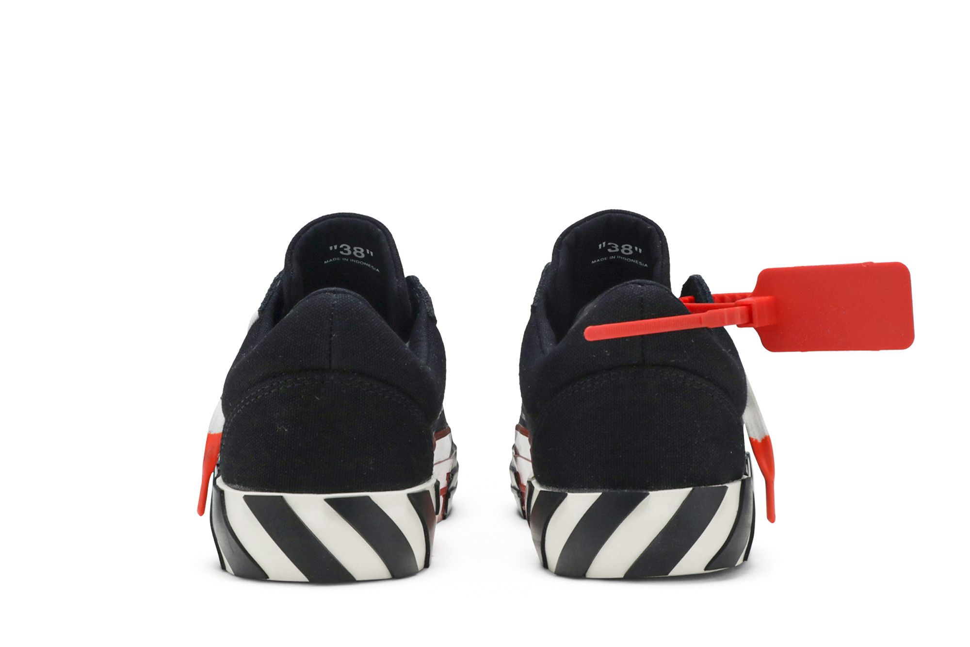 Size 8.0 Off-White Wmns Vulc Low Top 'Black'