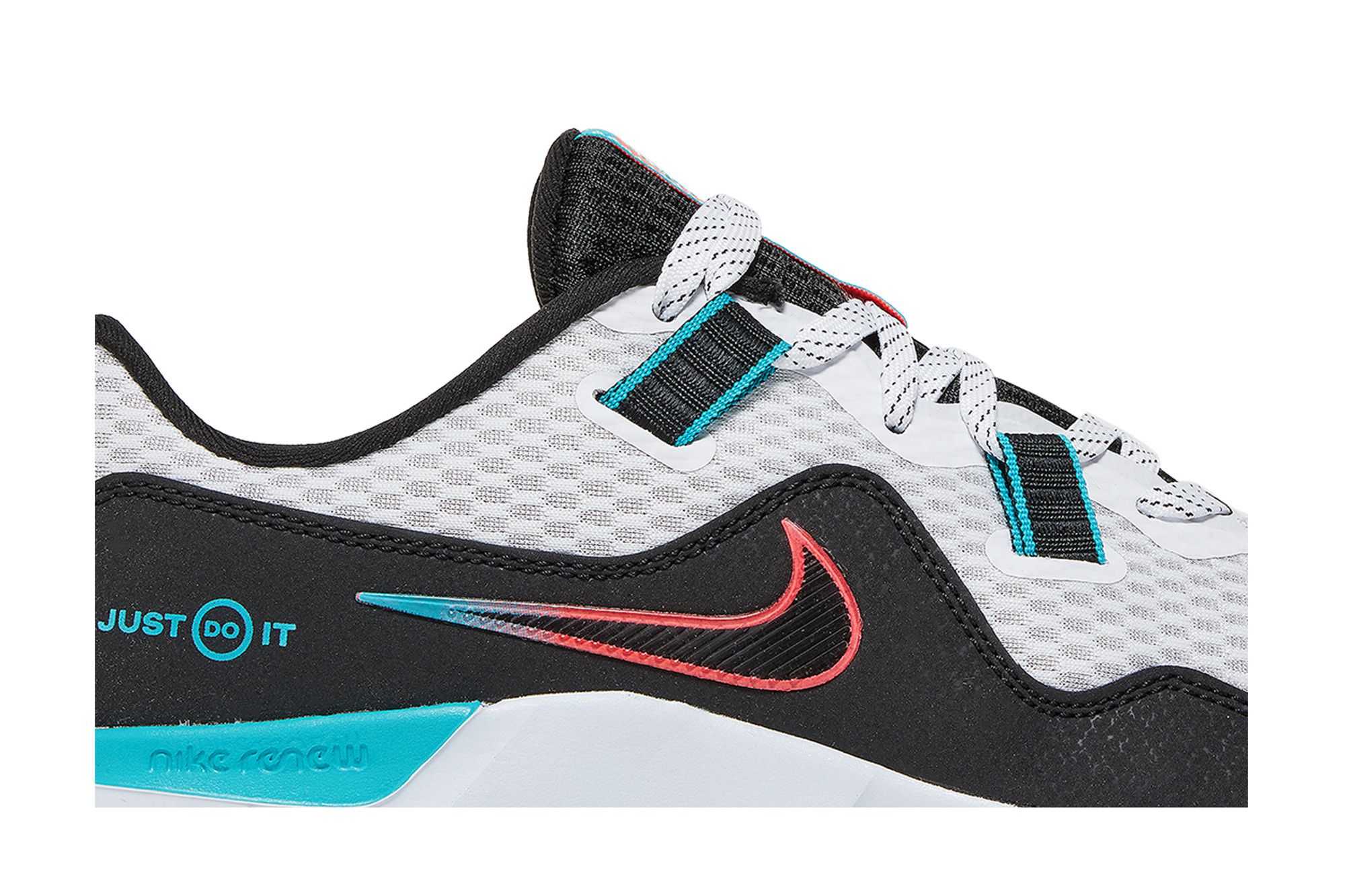 Nike retaliation tr2 top