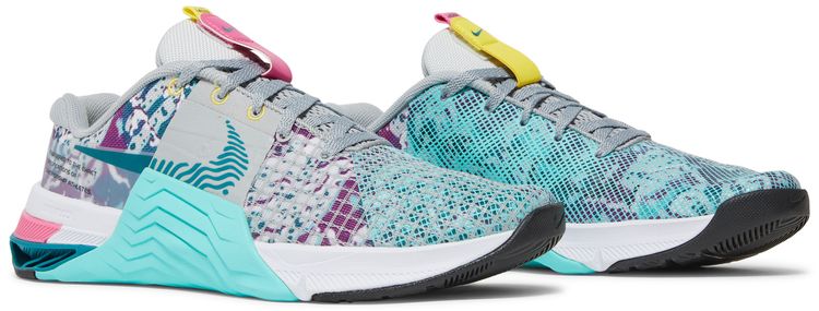 Nike Wmns Metcon 8 Graffiti Graphics