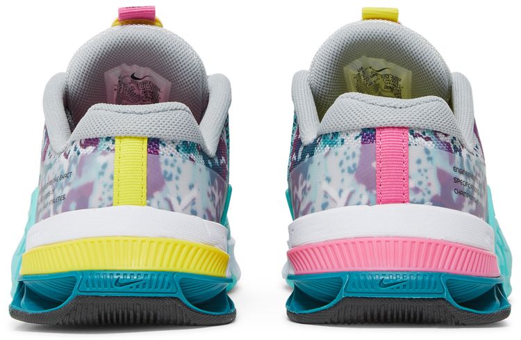 Nike Wmns Metcon 8 Graffiti Graphics