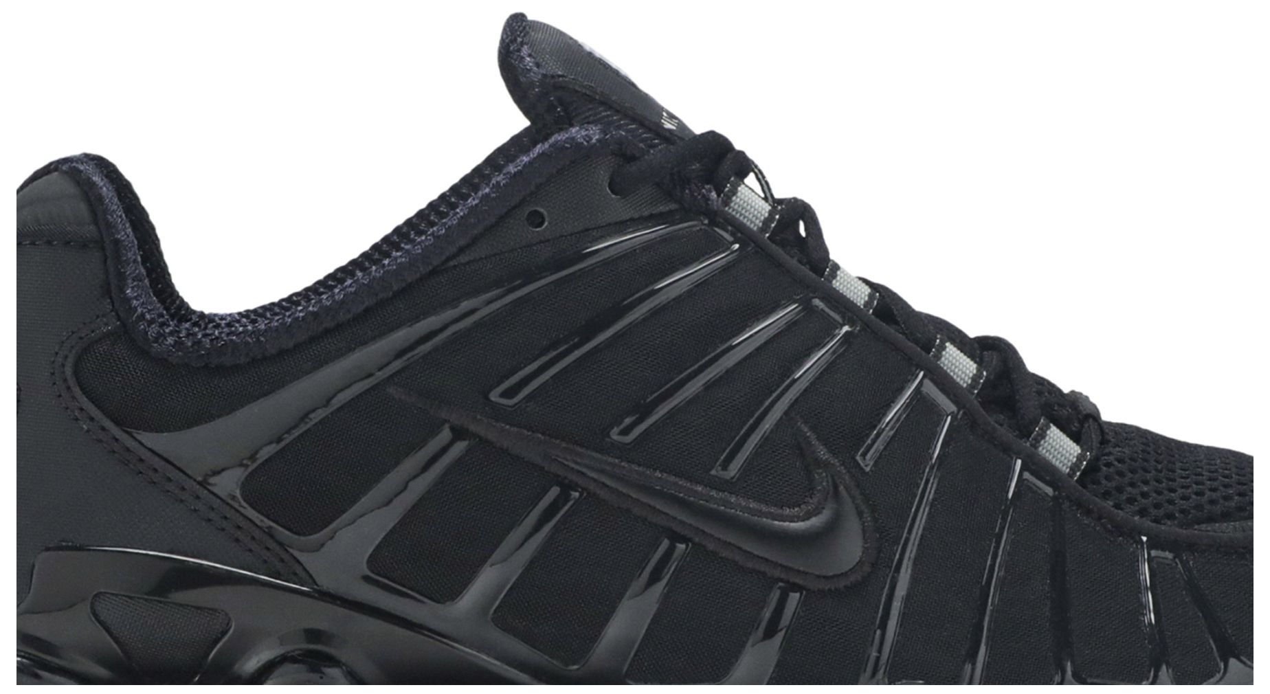 shox triple black