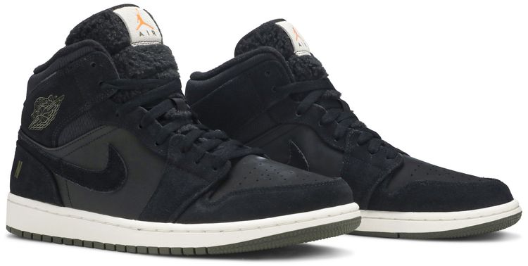 Air Jordan 1 Retro Mid Black