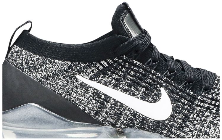 Nike Wmns Air VaporMax Flyknit 3 Oreo