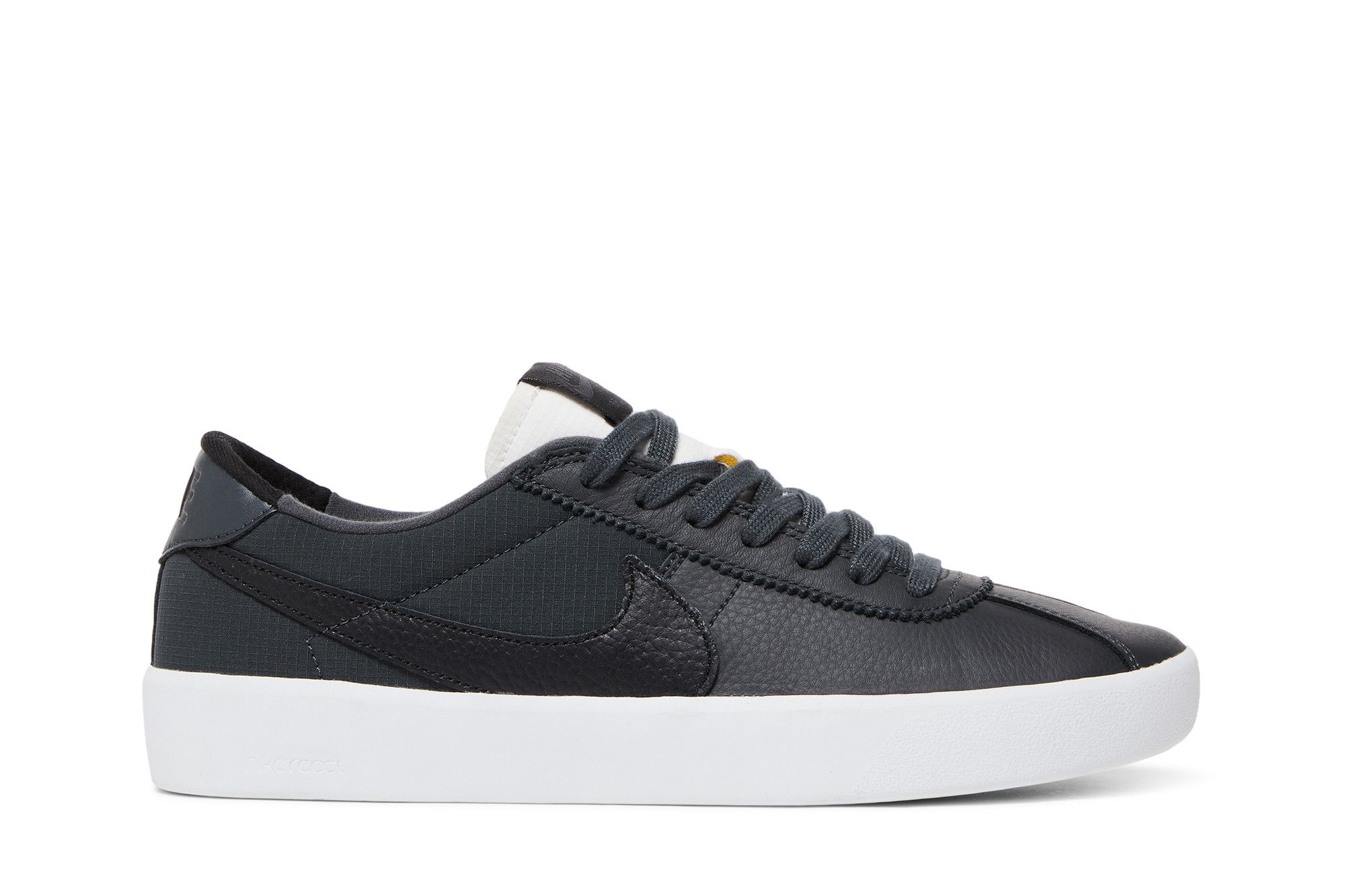 React anthracite store