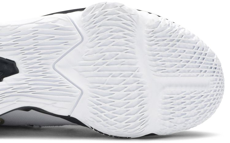 Nike LeBron 17 Low Metallic Gold