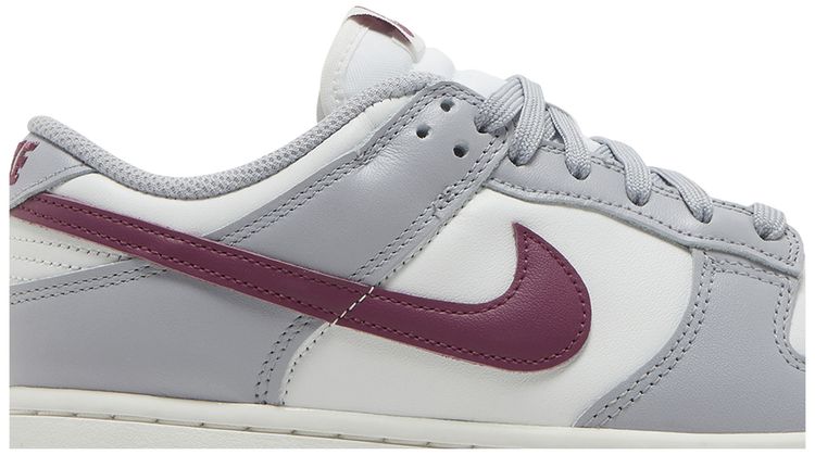 Nike Wmns Dunk Low Pale Ivory Redwood