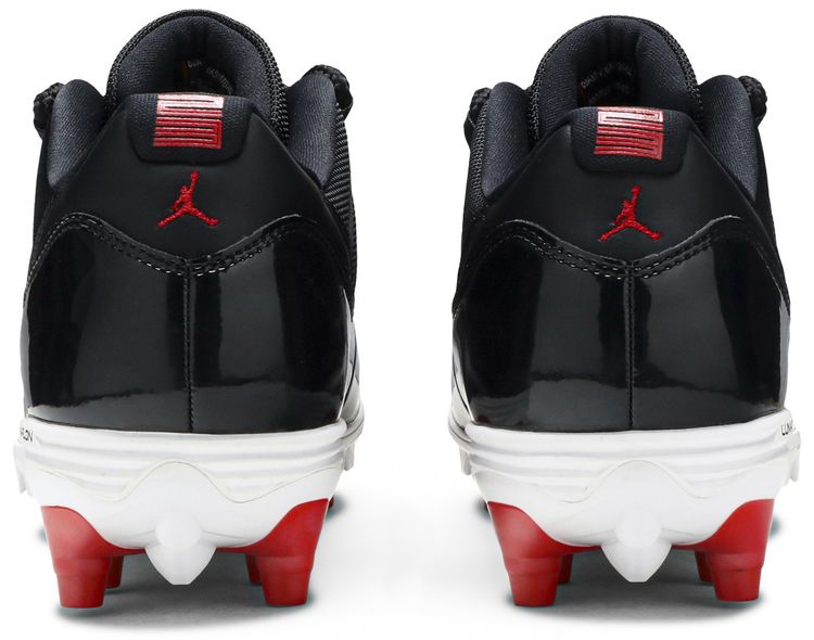 Air Jordan 11 Retro Low Cleat Bred