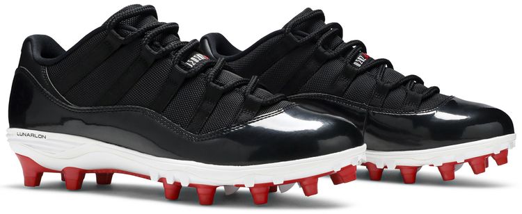 Air Jordan 11 Retro Low Cleat Bred