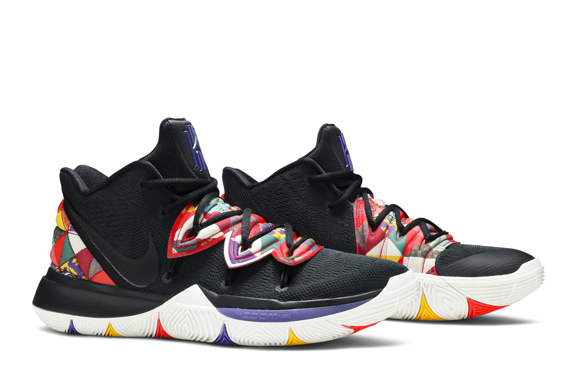 ⭐︎NIKE Kyrie 5 NIKE KYRIE 5 BLACK & METALLIC GOLD REVIEW & GAS ON FEET