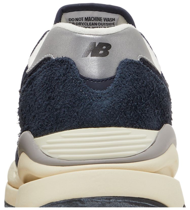 New Balance 5740 Eclipse Sea Salt