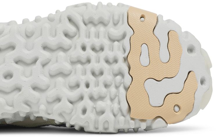 ISPA OverReact Flyknit Light Bone
