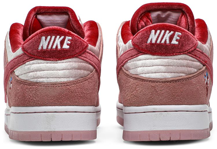StrangeLove x Nike Dunk Low SB Valentines Day Special Box
