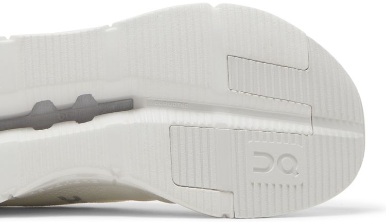 ON Wmns Cloudnova Triple White