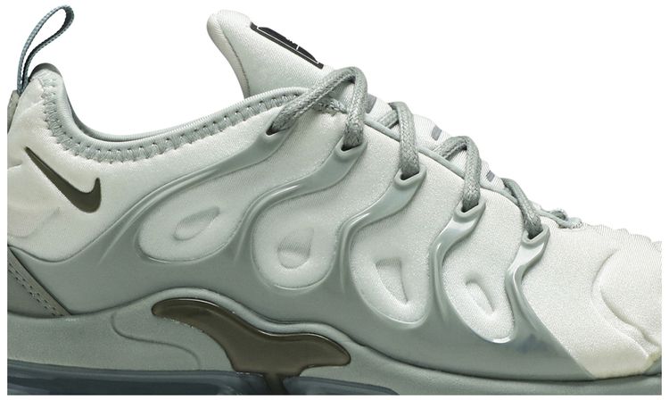 Nike Wmns Air VaporMax Plus Light Grey