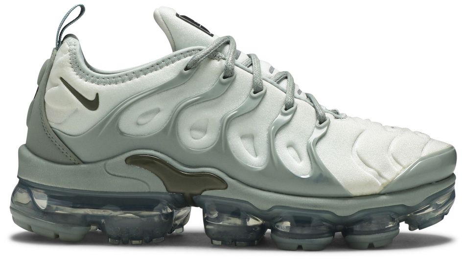 vapormax plus light grey