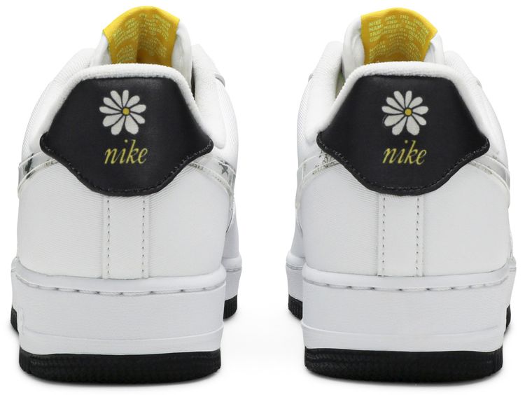 Nike Air Force 1 07 LV8 Daisy Pack