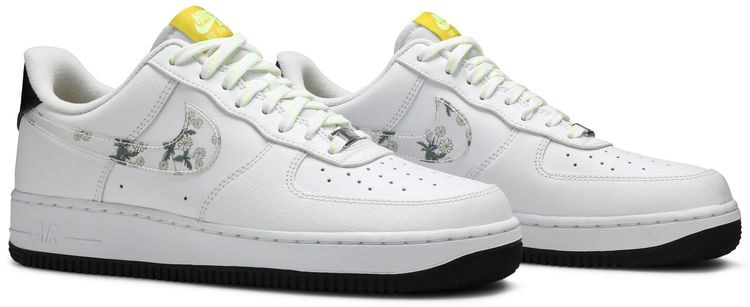 Nike Air Force 1 07 LV8 Daisy Pack