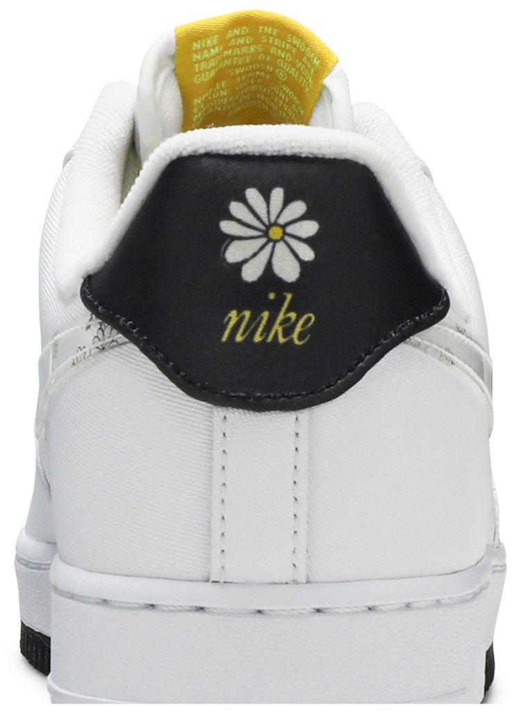 Nike Air Force 1 07 LV8 Daisy Pack