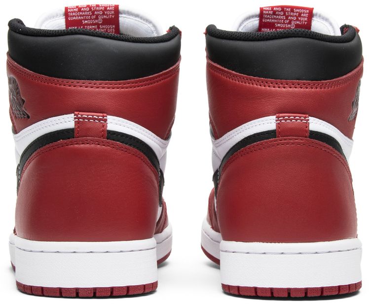 Air Jordan 1 Retro High OG Chicago 2015