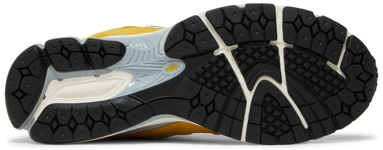 New Balance 2002R Egg yolk