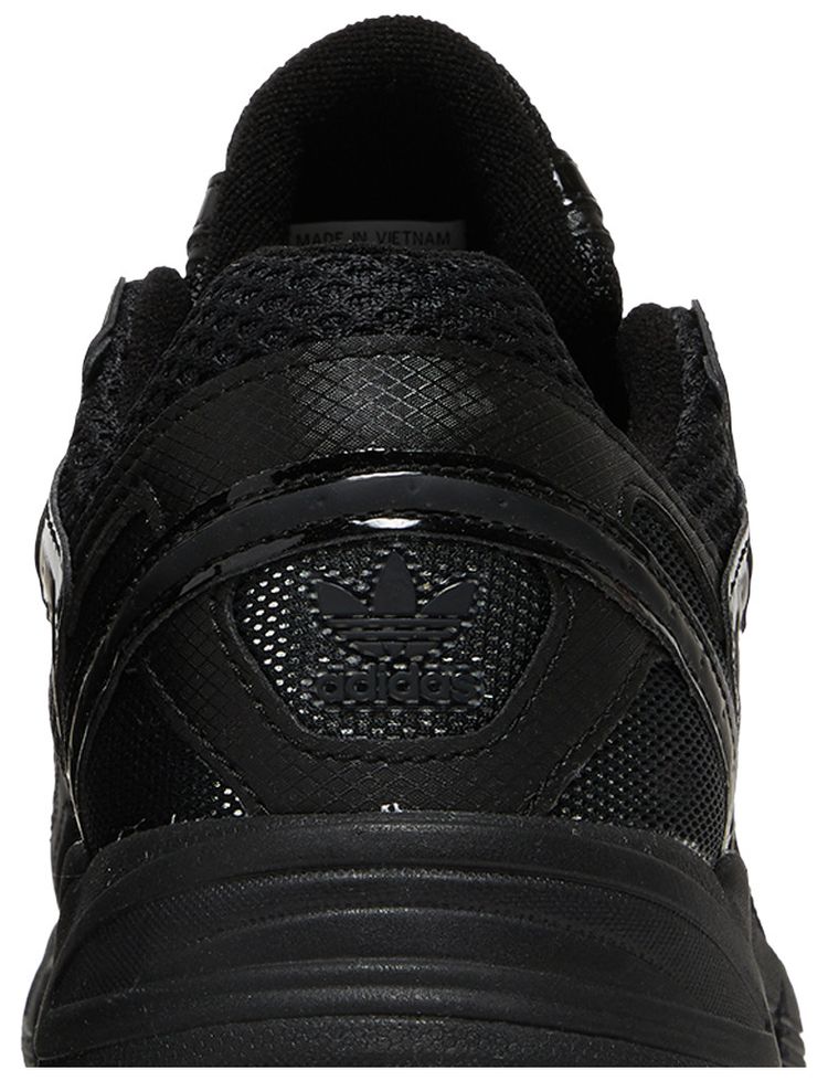 Wmns Astir Triple Black