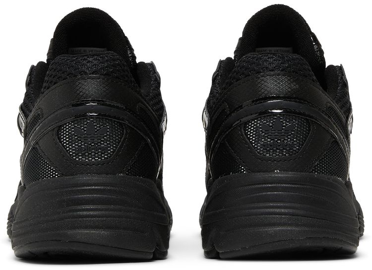 Wmns Astir Triple Black