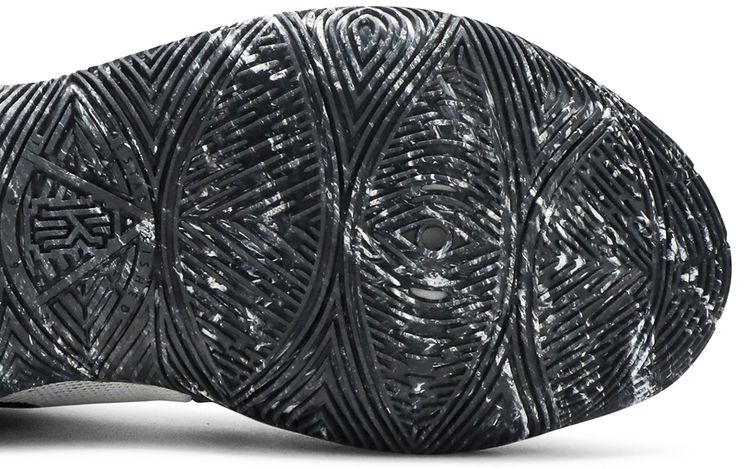 Nike Kyrie 5 EP Cookies and Cream