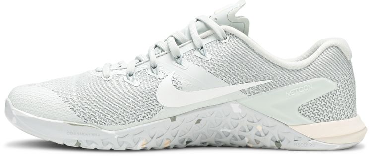 Nike Wmns Metcon 4 Silver Guava