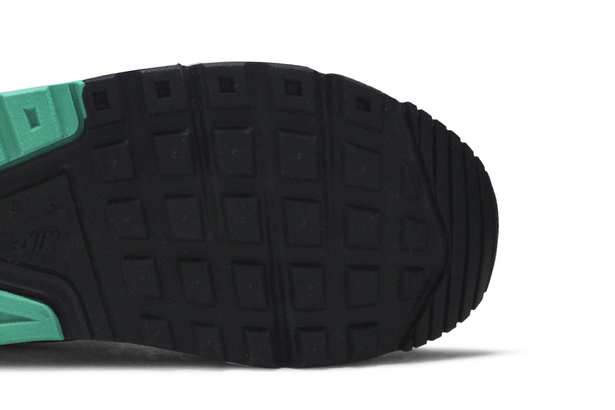 nike air max correlate white black green