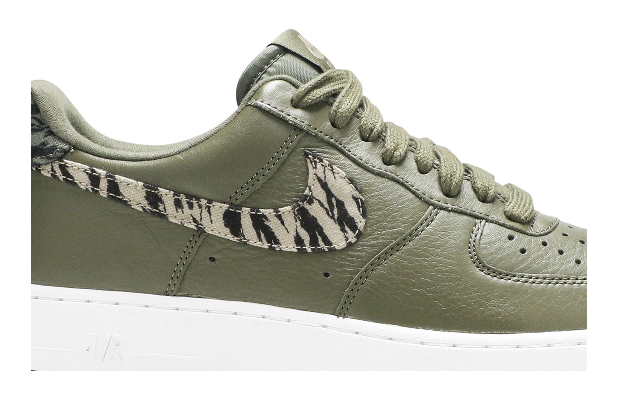 Size 10.0 Air Force 1 Low Tiger Camo Olive