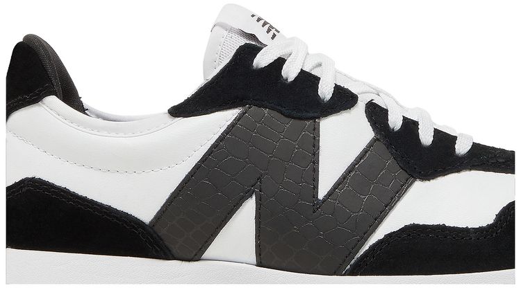 Wmns 327 Black White Crocodile