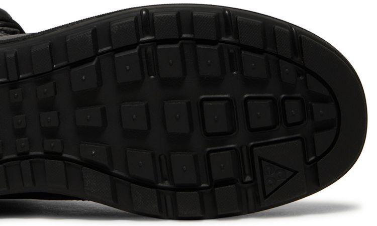 Nike Woodside 2 Triple Black