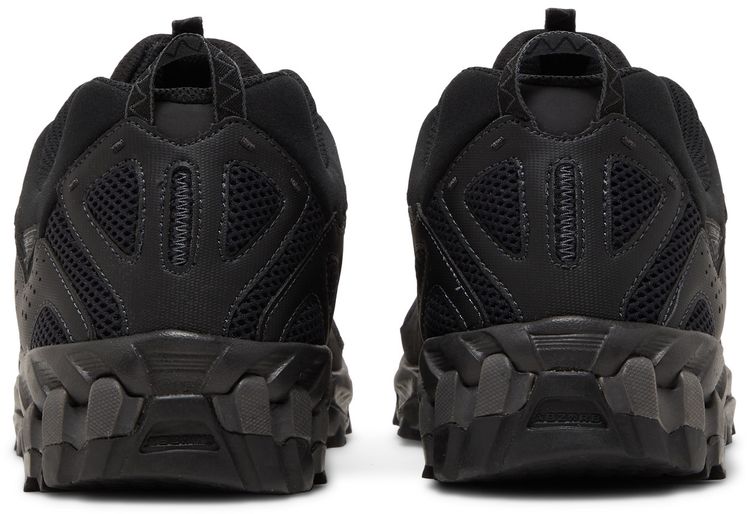 New Balance 610 Black Phantom