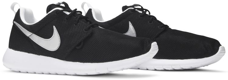 Nike Roshe One GS Black Metallic Silver