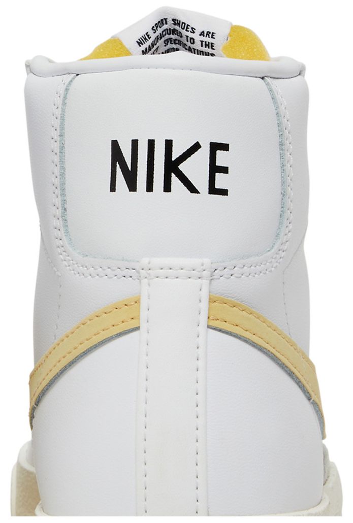 Nike Wmns Blazer 77 Vintage Mid Hyper Crimson