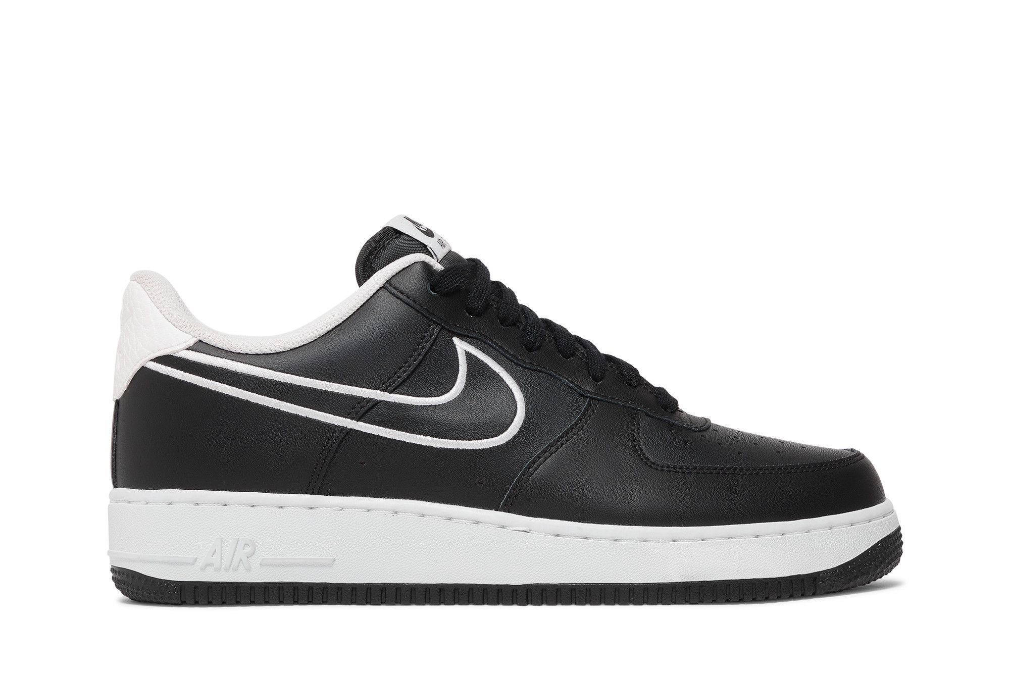Achetez des Air Force 1 07 Leather Black AJ7280 001 GOAT FR
