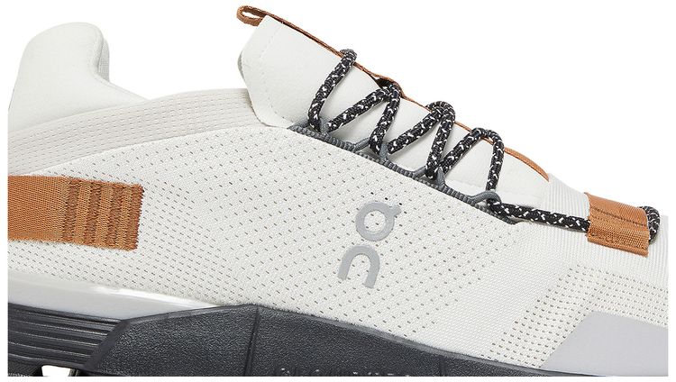 ON Cloudnova White Pecan